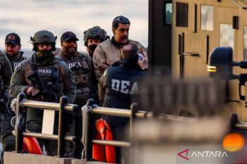 Gaya Amerika Serikat: Tembak dulu, urusan belakangan