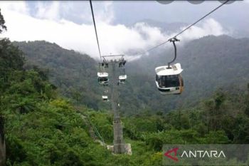 Rinjani dan mimpi kereta yang menggantung di langit